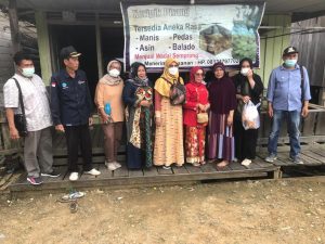 Hj. Siti Robiah Kunjungi Para Pengrajin di Kecamatan Sangkulirang dan Karangan