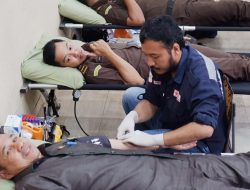 Ketua DPRD Kutim Donor Darah di Hari Bakti Adhiyaksa ke-63