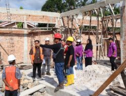 Wabup Kukar Rendi Tinjau Kondisi Longsoran di BPU Desa Suka Damai