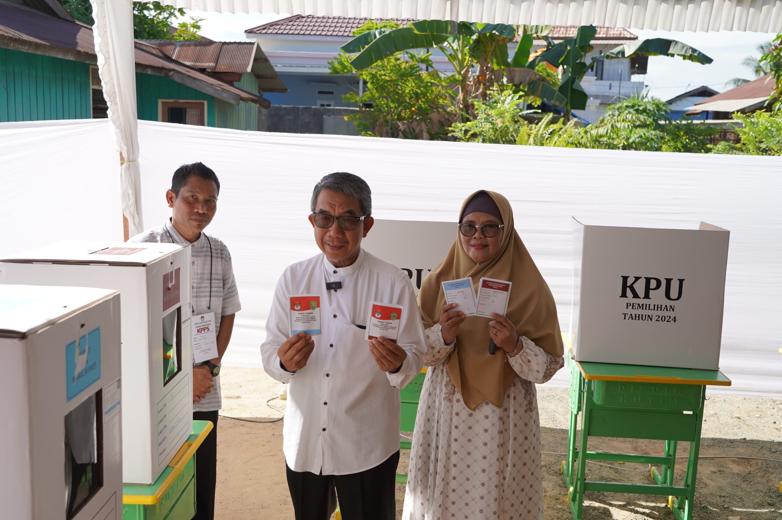 Ardiansyah Sulaiman Salurkan Hak Pilih di TPS 88 Sangatta Utara